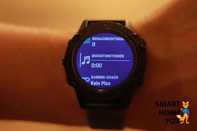 Man sieht die Musikfunktion auf der Garmin Fenix 6.